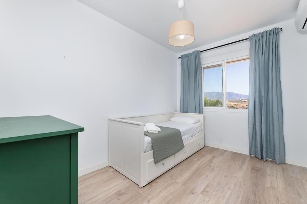 Renovated Townhouse Walk To And Golf Rdr417 Málaga