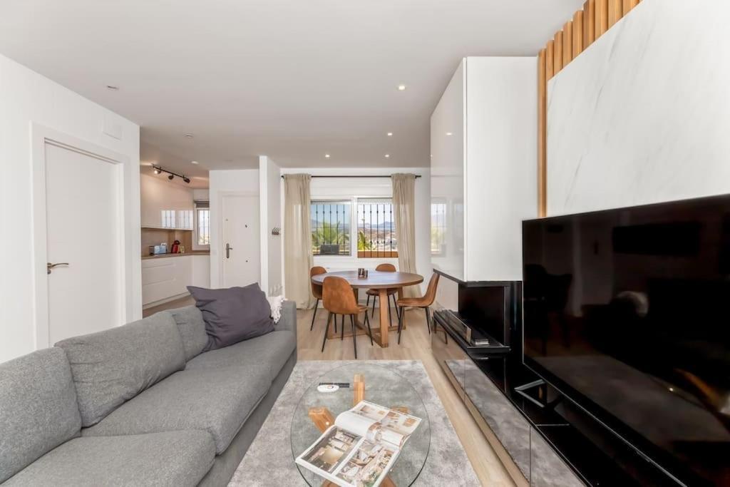 Apartment Renovated Townhouse Walk To And Golf Rdr417
